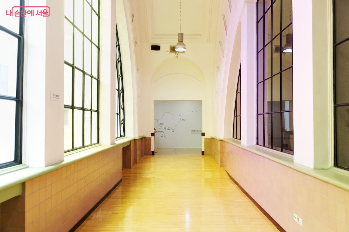 구 서울역 역사 곳곳을 돌아 보며 역사 여행을 떠나보자. ©임중빈