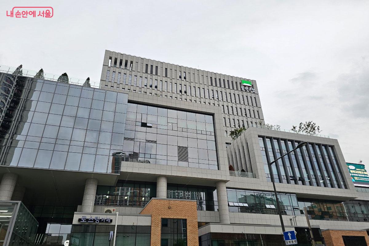 올여름 새롭게 문을 연 동작구청 신청사 ©홍혜수