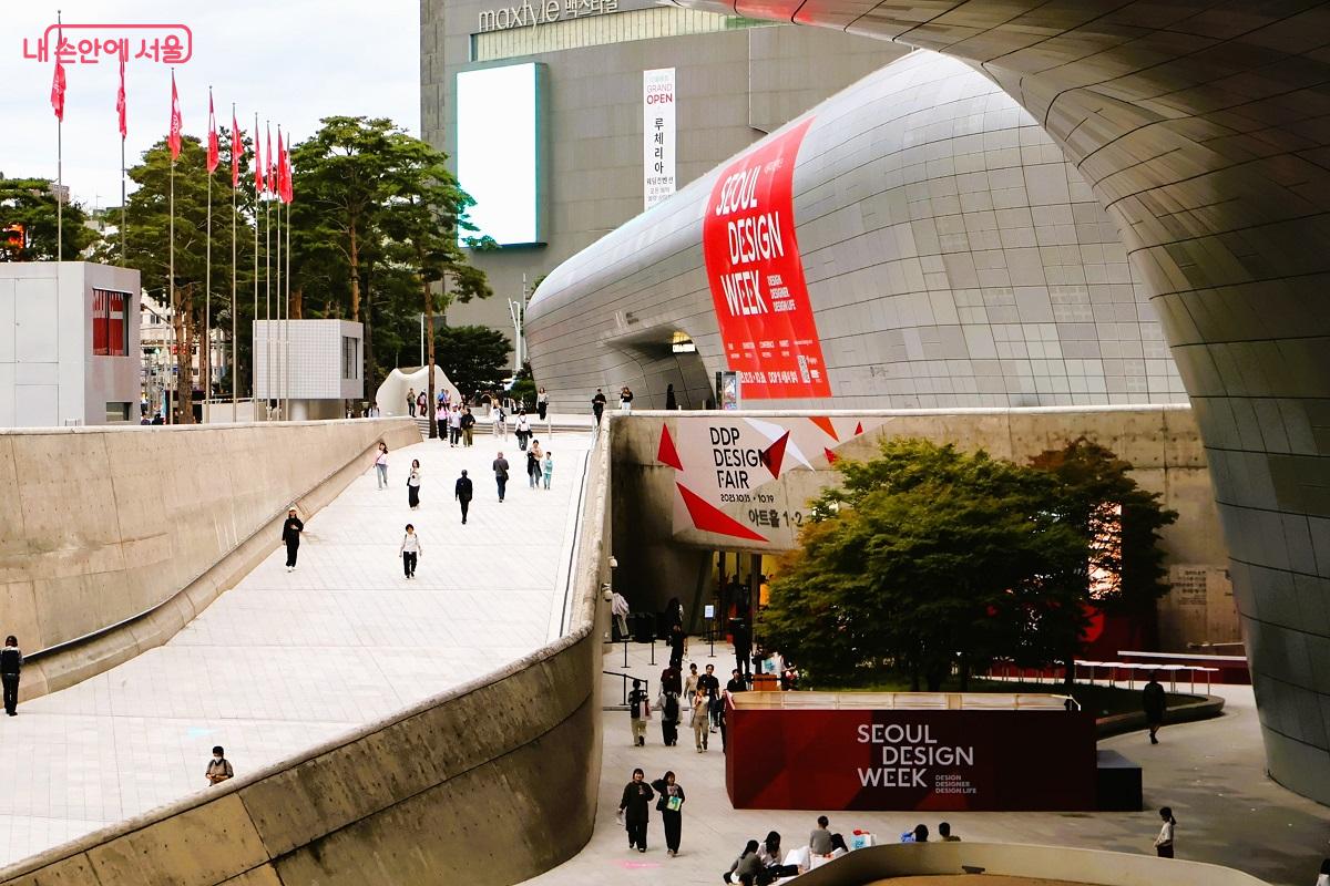 2025년 서울디자인위크, 올해는 ‘디자인, 디자이너, 디자인라이프’를 주제로 10월 15일부터 26일까지 열린다. ©이봉덕