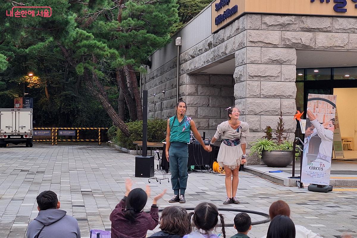 많은 시민들이 이탈리아의 거리예술을 몸소 느끼고 체험할 수 있었던 소중한 시간이었다. ©정향선