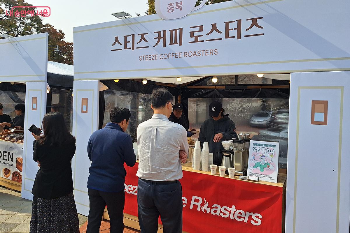 '스티즈 커피 로스터즈'는 충북 청주에서 직접 로스팅한 원두로 다양한 맛을 선보이는 로컬 브랜드이다. ©백승훈