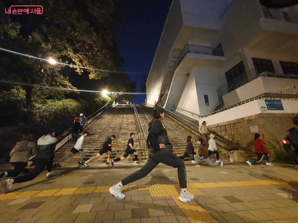 회현역 러닝 프로그램은 인근 남산에서 진행된다. ©엄윤주