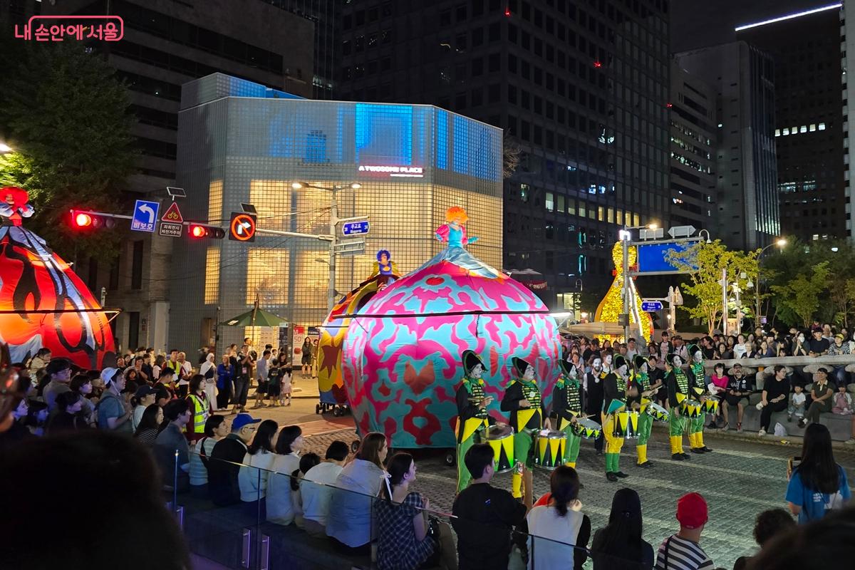 &lsquo;아트&rsquo;와 &lsquo;트레킹&rsquo;을 결합한 신개념 프로그램 &lsquo;아트레킹&rsquo;이 함께 진행됐다. &copy;김윤경