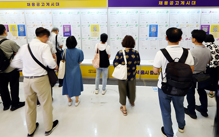 은퇴 후에도 일할 수 있게! '시니어 일자리박람회' 개최