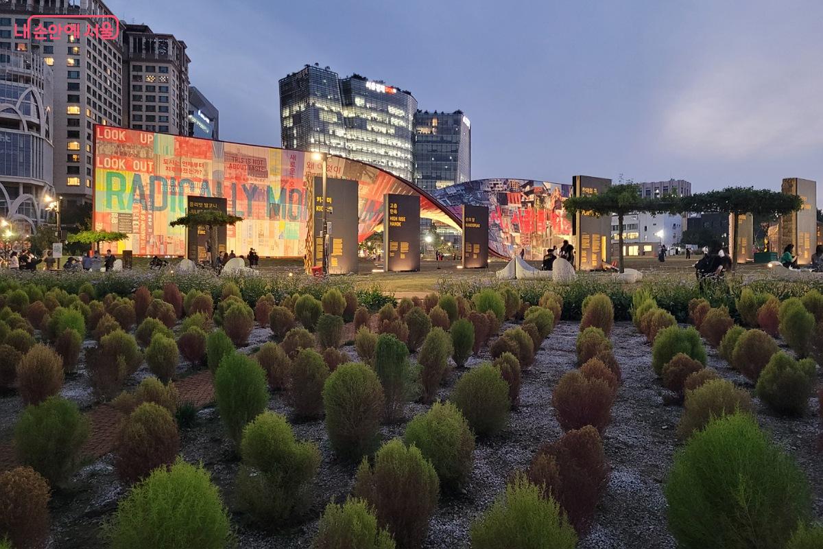 열린송현녹지광장에서는 도시건축비엔날레가 열리고 있다. ©박미선 