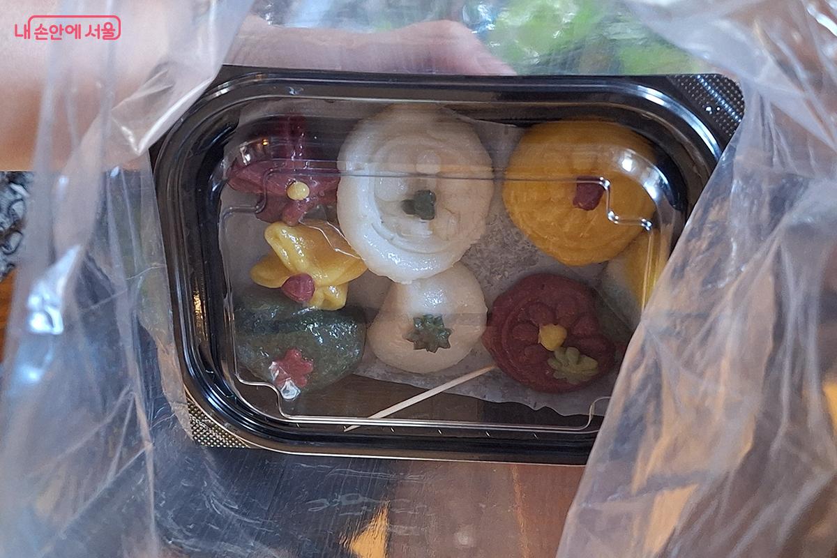 삼색콩다식, 약선고추장, 약선꿀 등으로 만든 건강식은 보는 것만으로 군침이 도는 것 같다. ©백승훈