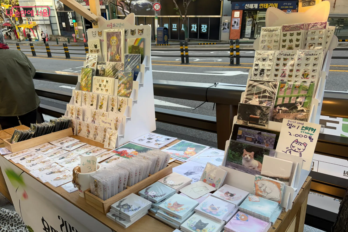 다양하고 예쁜 공예품들이 판매되고 있다. ⓒ이혜린