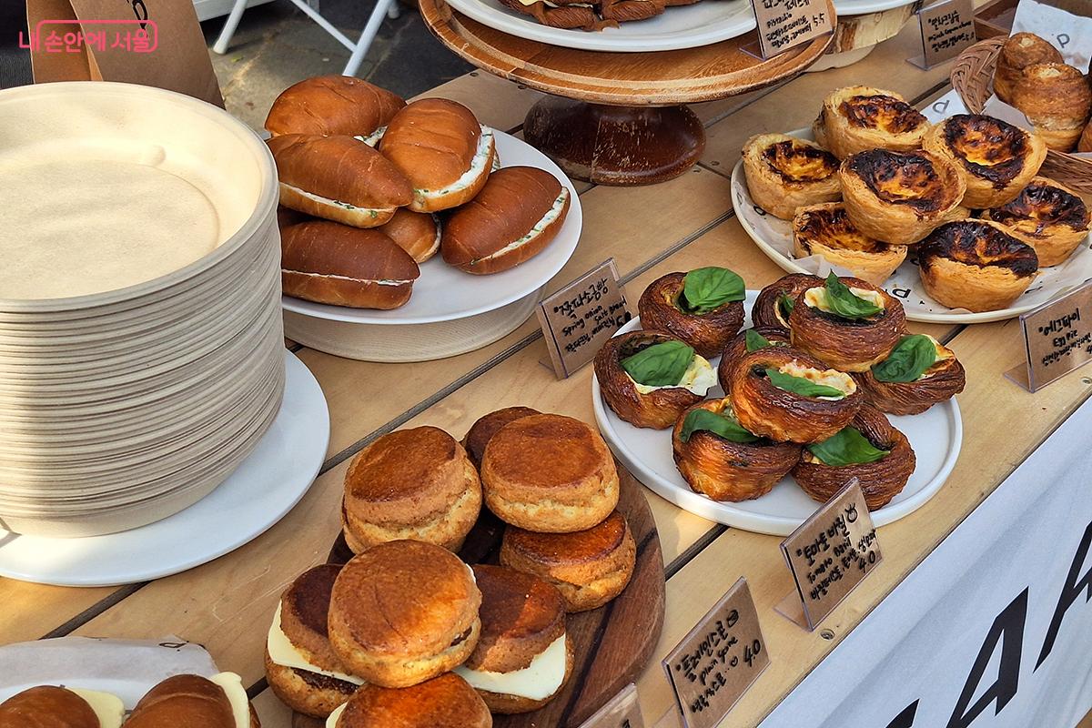 빵을 사러 가는 곳이 아니라 즐기러 가는 곳으로 알려졌을 정도로, 눈과 입이 동시에 즐거워지는 색다른 경험을 안겨준다. ©백승훈