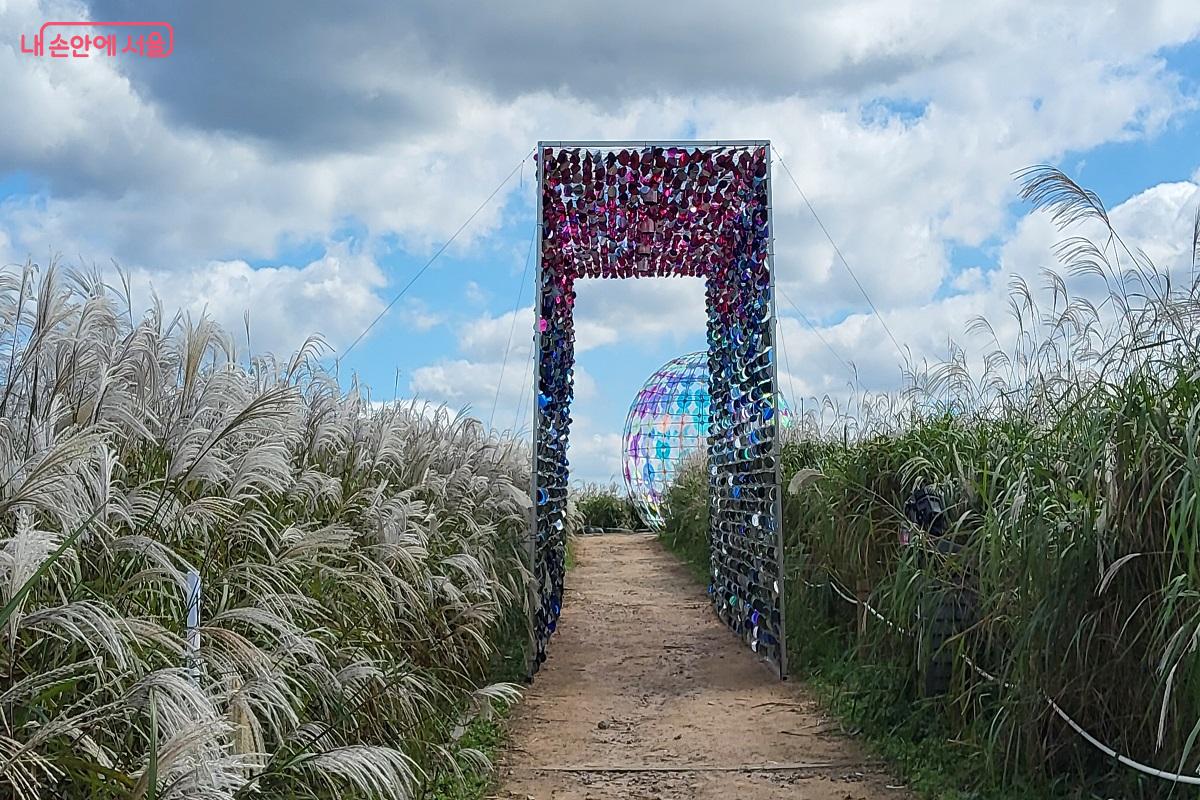 소원존을 장식하고 있는 조형물 ©권수진