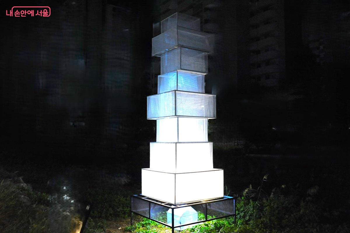 전스튜디오 작 ‘기억의 탑’ ©조수봉