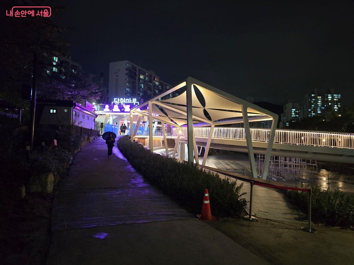 축제 기간 동안 당현마루 무대에서 매주 토·일요일 오후 6시부터 30분간 버스킹 무대가 열린다. ©김한기