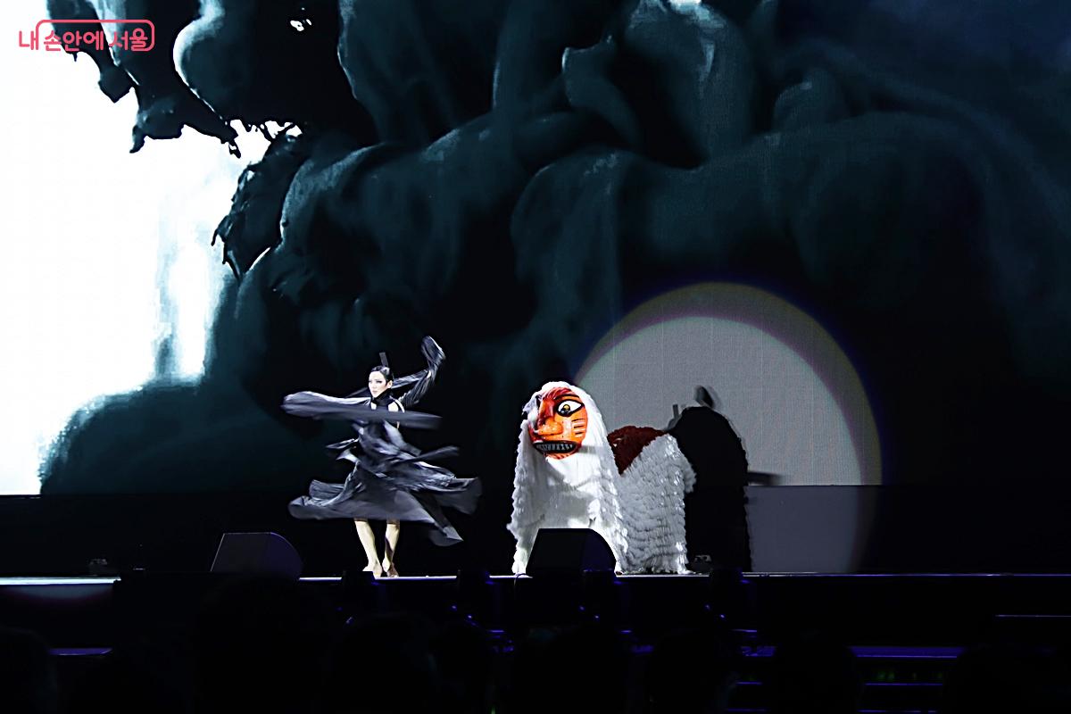 서울 곳곳에서 진행되는 국악, 연극, 무용, 오페라 등 장르를 넘나드는 프로그램을 40일간 만날 수 있다. ©정향선