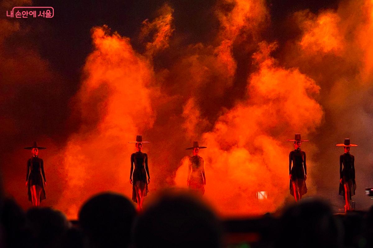 윤별발레컴퍼니의 창작 발레 &lsquo;갓(GAT)&rsquo; &copy;김윤경