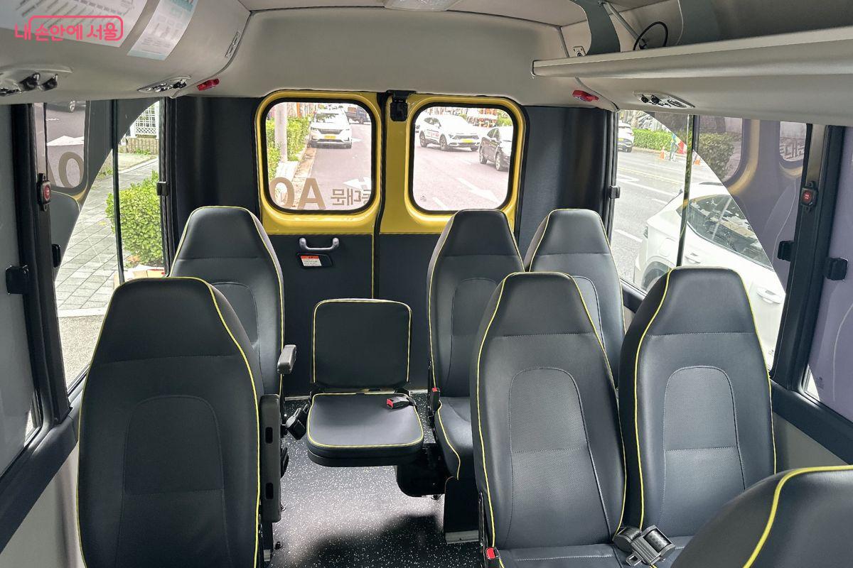 자율주행버스 내부는 일반버스와 비슷하다. ©김재형