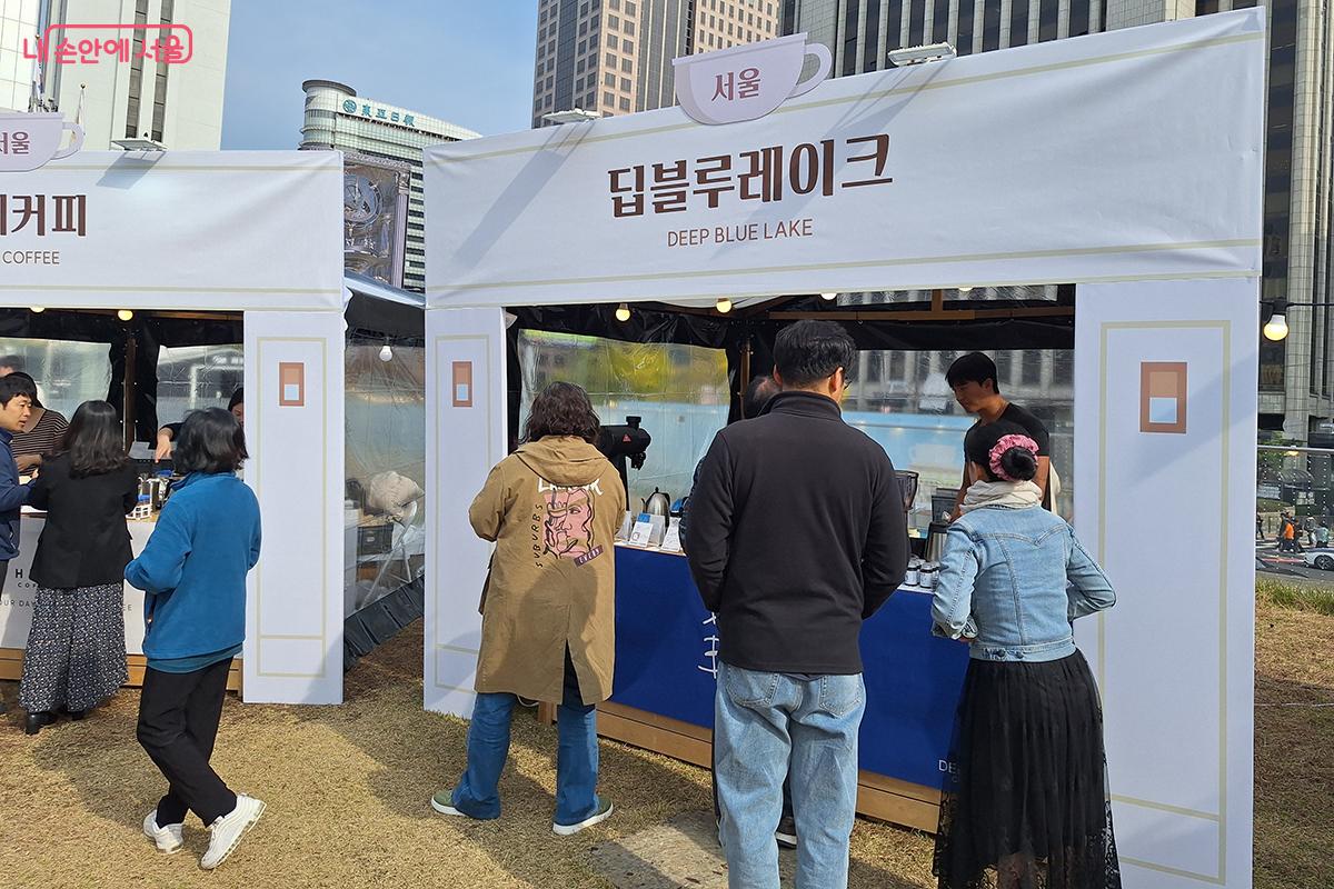 '딥블루레이크 커피'는 서울 마포구에서 좋은 생두를 가공해 합리적인 가격으로 소비자들을 만족시킨다. ©백승훈