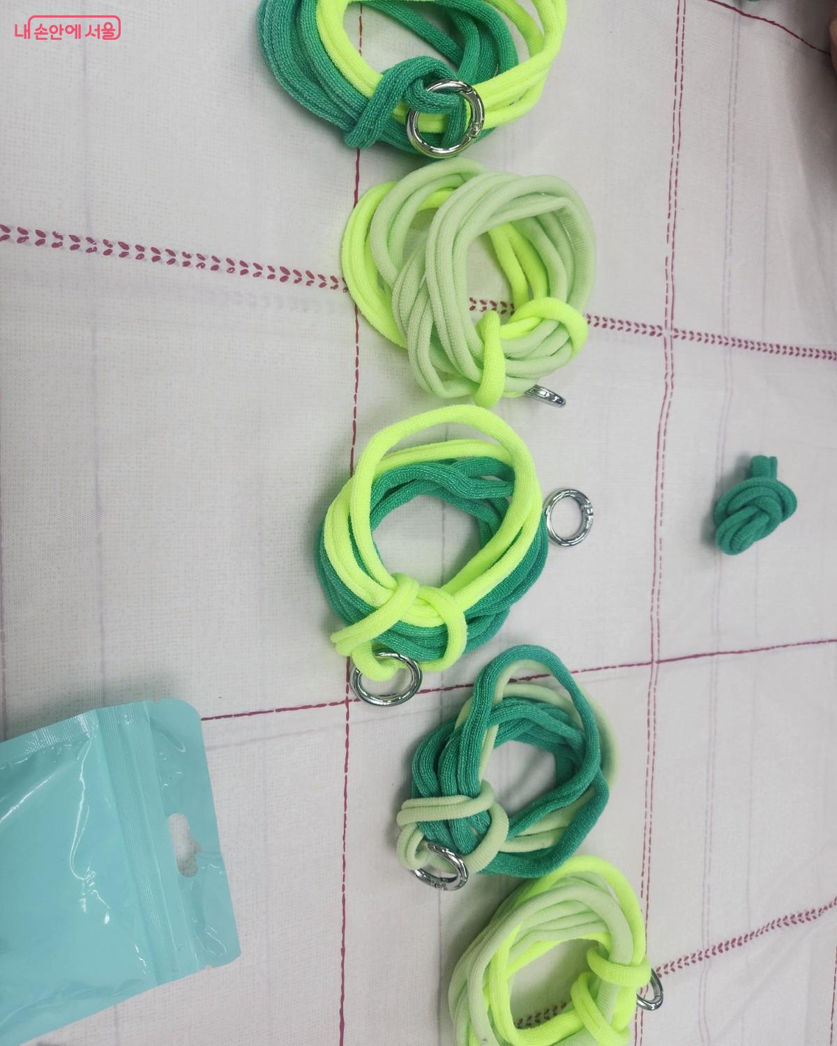 버려진 양말목을 새활용하기 위해 모아둔 모습 ©이주영