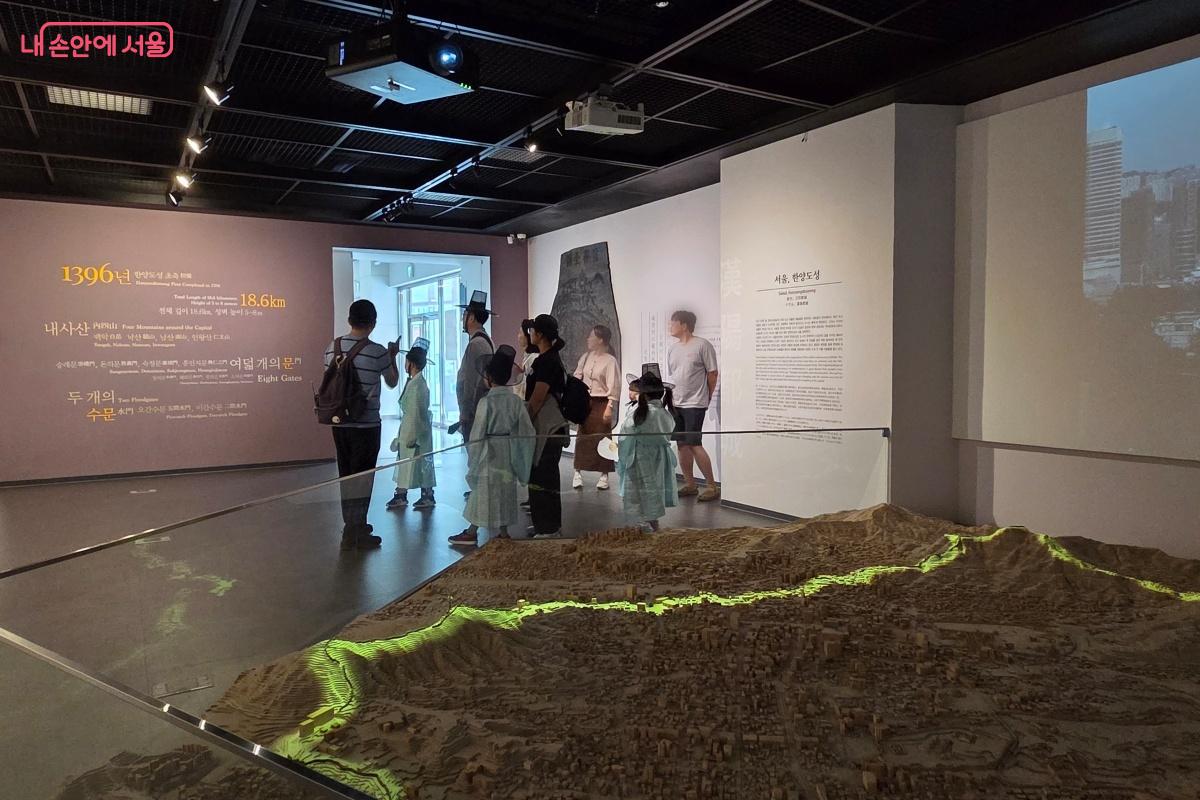 한양도성은 전 세계 도성 중 가장 오래도록 그 역할을 했던 건축물이다. ©김미선