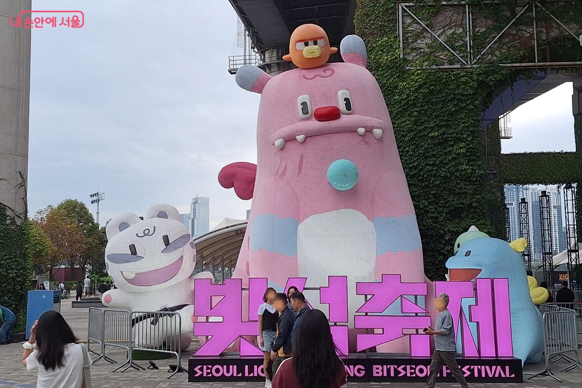 올 추석 연휴, 가족·연인·친구와 함께한 가을밤의 축제는 평생 잊지 못할 소중한 추억으로 남을 것 같다.