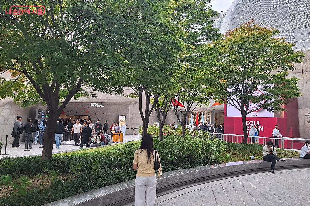 서울디자인위크 행사는 K-디자인의 힘을 세계에 증명하고, 우리 각자가 자신의 삶을 주도적으로 디자인하도록 독려하는 거대한 영감의 축제였다. ©이혜숙