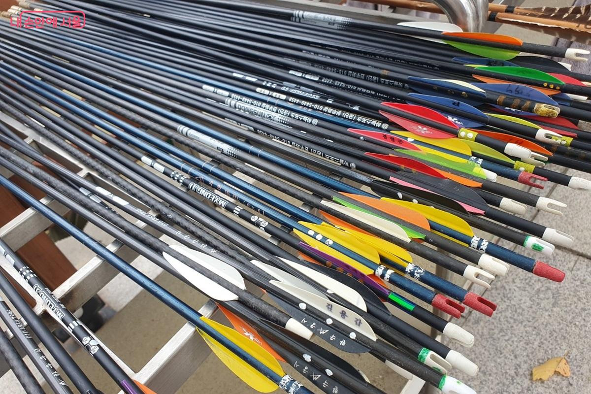 국궁 화살 소재는 카본, 대나무 등이다. ©엄윤주