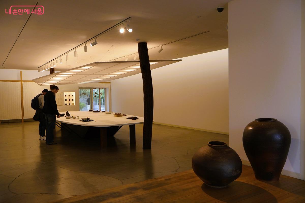 서촌에 가면 꼭 들리는, '아름지기' 전시관, 기획전시 <장, 식탁으로 이어진 풍경>(8월 29일~11월 15일) ©이봉덕 