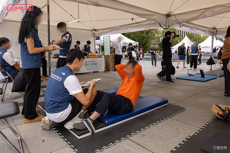 근력, 지구력 등 6개 분야 체력 측정 후 체력 등급 통지표를 받아볼 수 있다.