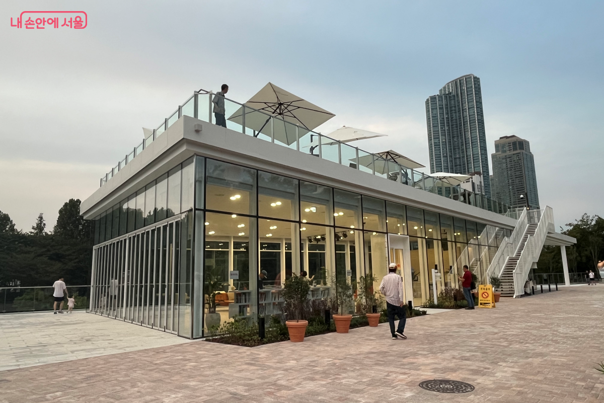 서울시 13번째 수변활력거점인 양재천 수변문화쉼터 ©김연희