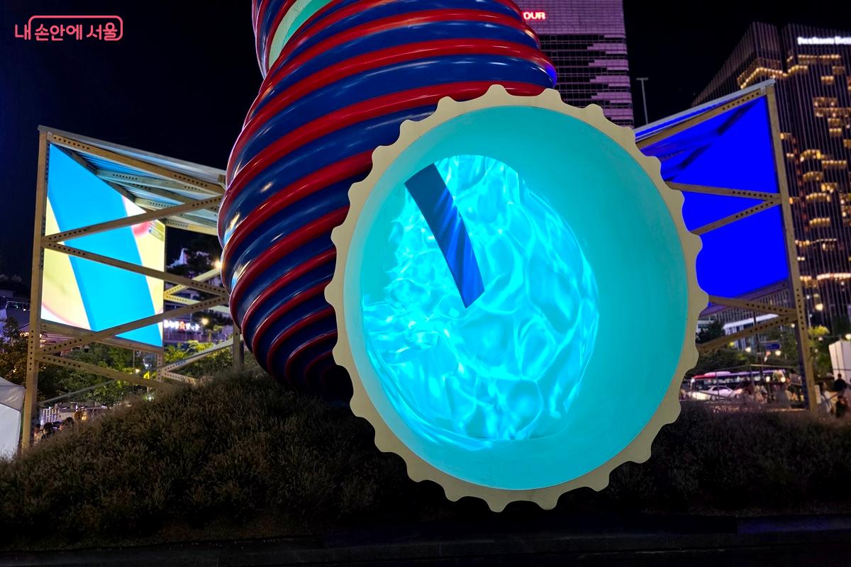 청계천에 설치된 공공미술 작품 &copy;김윤경