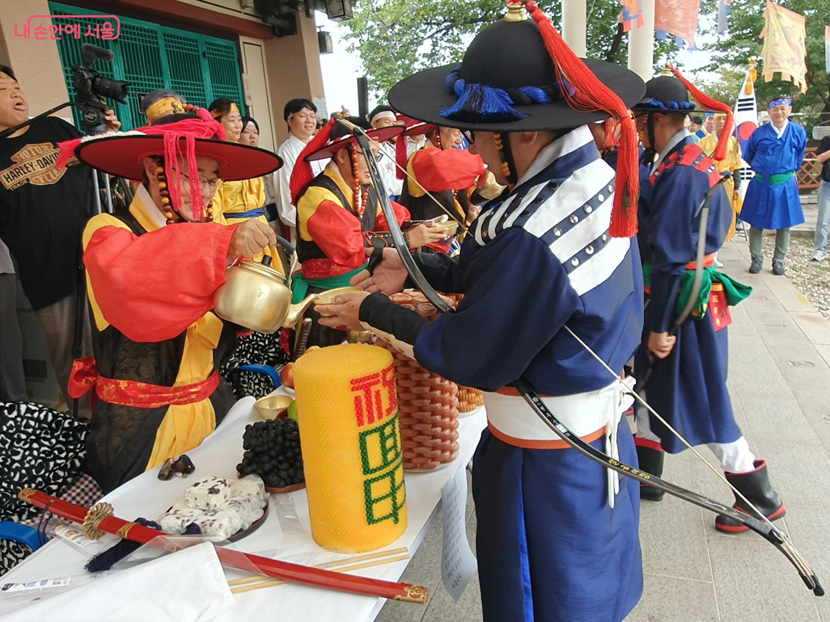 10월 곳곳에서 살풀이춤, 수표교다리밟기 등 서울시 무형유산 공개 행사가 이어진다. ©엄윤주