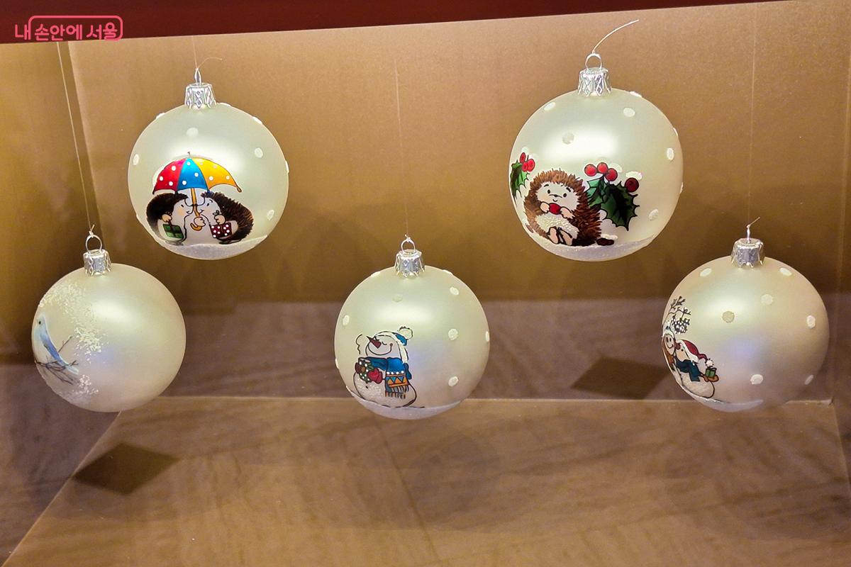 체코 오파바의 슬레즈스카 트보르바(Slezská tvorba) 협회에서 만든 유리 구슬공 ©이혜숙