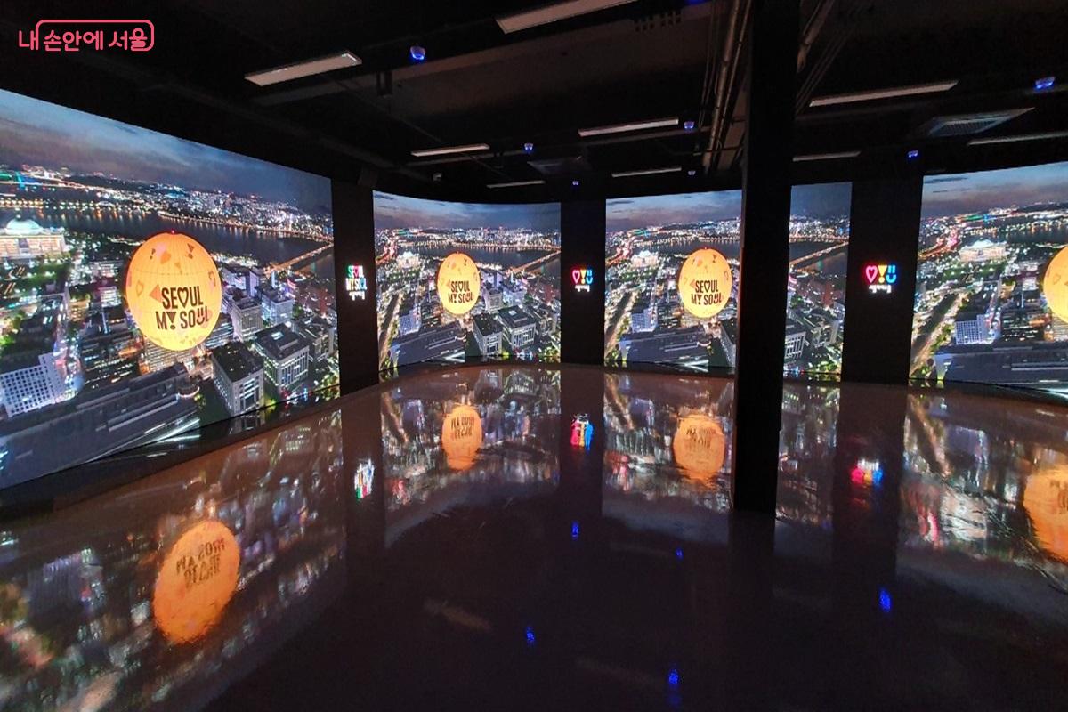 '홍제폭포 복합문화센터' 1층 미디어실 &copy;엄윤주