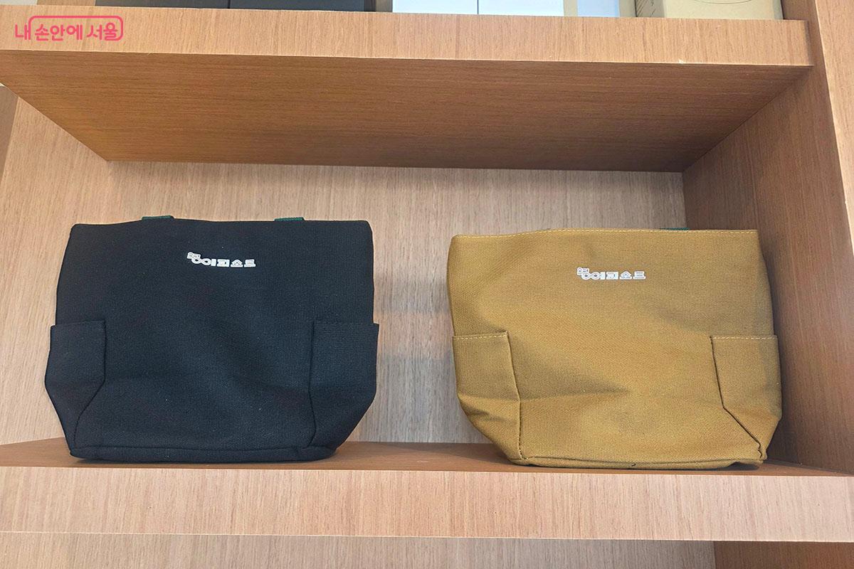 '은평 에피소드'의 굿즈인 가방 ©이정민