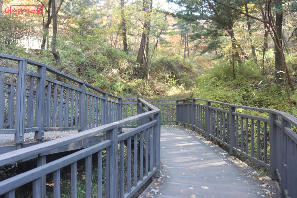 완만한 경사로의 중랑둘레길 ©조송연