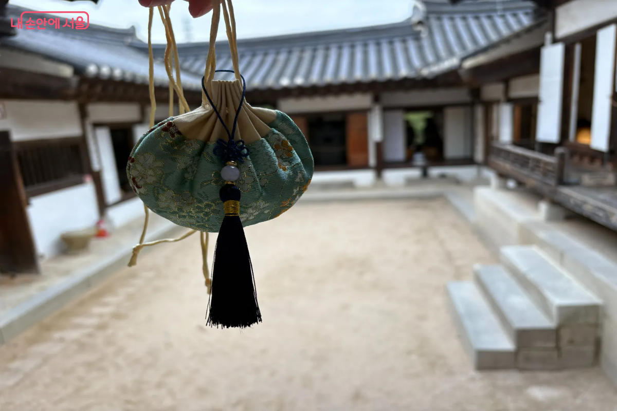 완성된 온기 향낭 주머니 ©이혜린