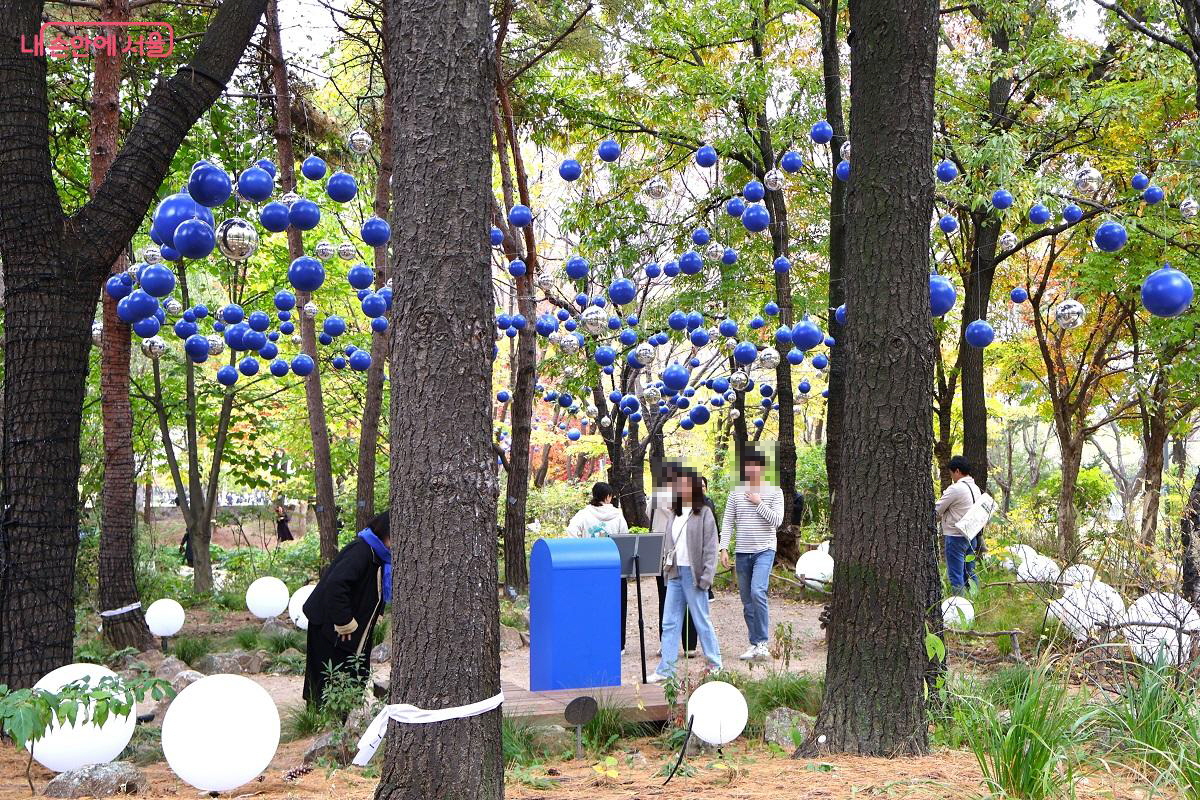 20주년 축하 메시지를 남길 수 있는 'SUPER JUNIOR 20th' 공간 ©이봉덕