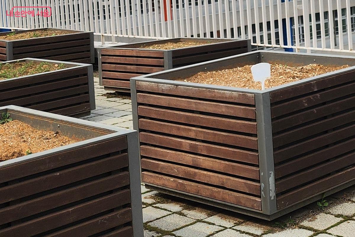 옥상에 마련된 작은 텃밭, 다다텃밭 &copy;이주영