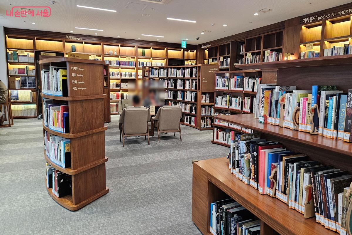 공예도서실은 늘 열려 있다. &copy;이선미