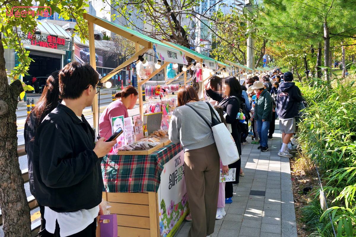 지역 소상공인의 개성이 빛나는 '초록 감각 숲길 팝업 마켓' &copy;장승철