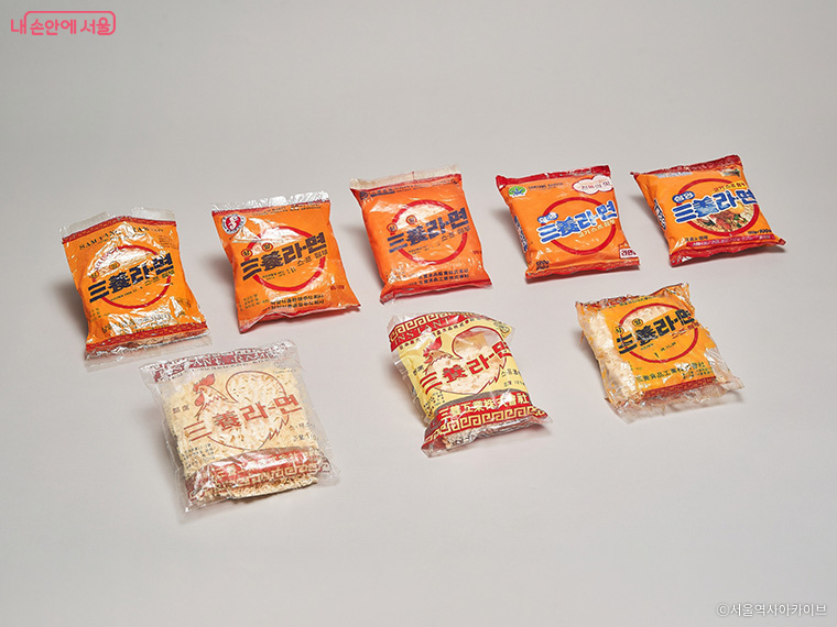 1963년 9월 15일 국내 최초 인스턴트 라면이 출시됐다. 1963~1988 사이 생산된 라면들.