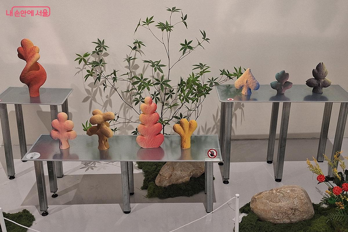 채민정의 ‘생각의 정원’은 감정과 생각을 식물로 시각화한 작품이다. ©이혜숙