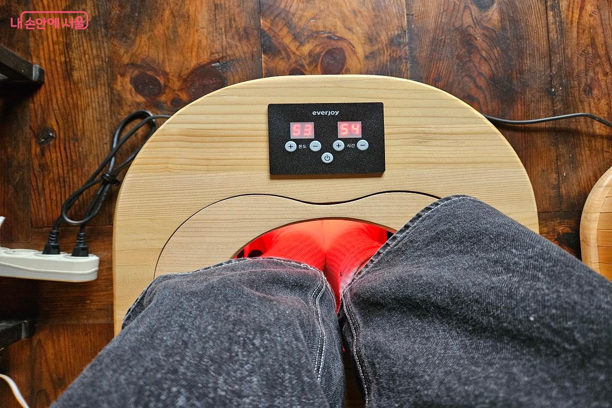 '건식 족욕 체험'도 즐겼다. ⓒ김진호