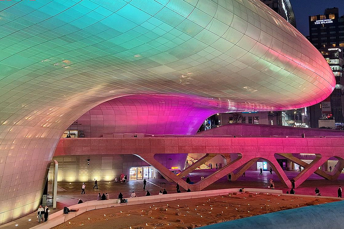 날씨 따라 DDP가 변한다? '드림 인 라이트' 야간 데이트 추천!