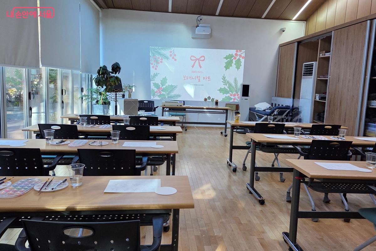 보태니컬아트 프로그램에 참여했다. &copy;김미선