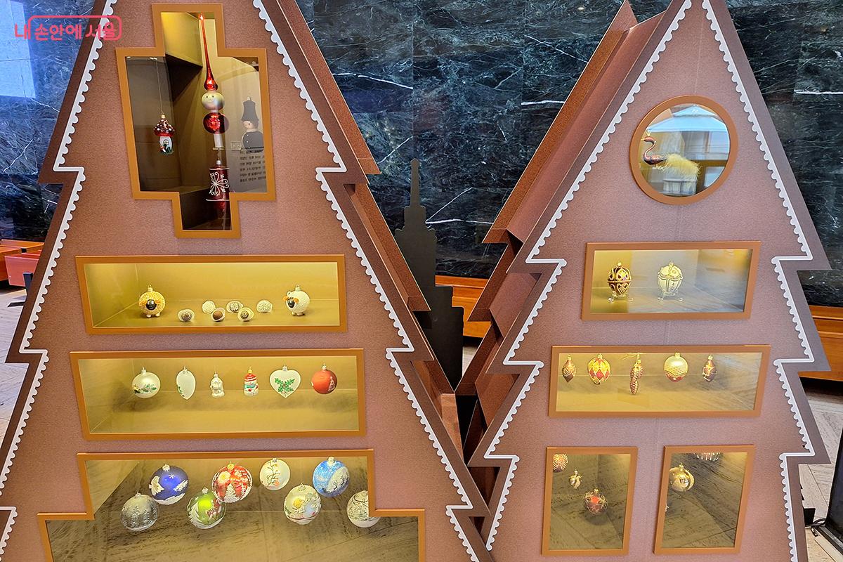 다양한 컬러와 빼어난 가공 기술로 유명한 오르넥스(ORNEX)의 크리스마스 장식 ©이혜숙