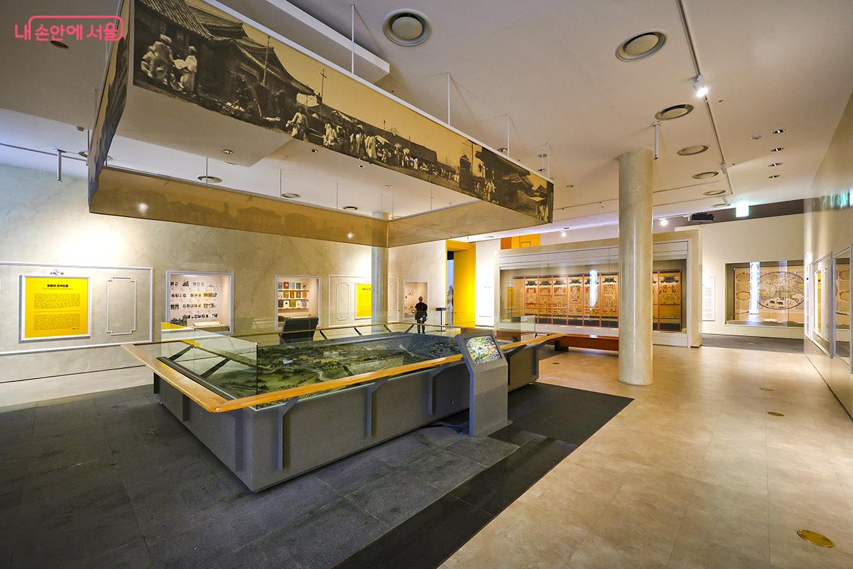 구성이 돋보이는 서울역사박물관 전시관의 모습 ©김주연