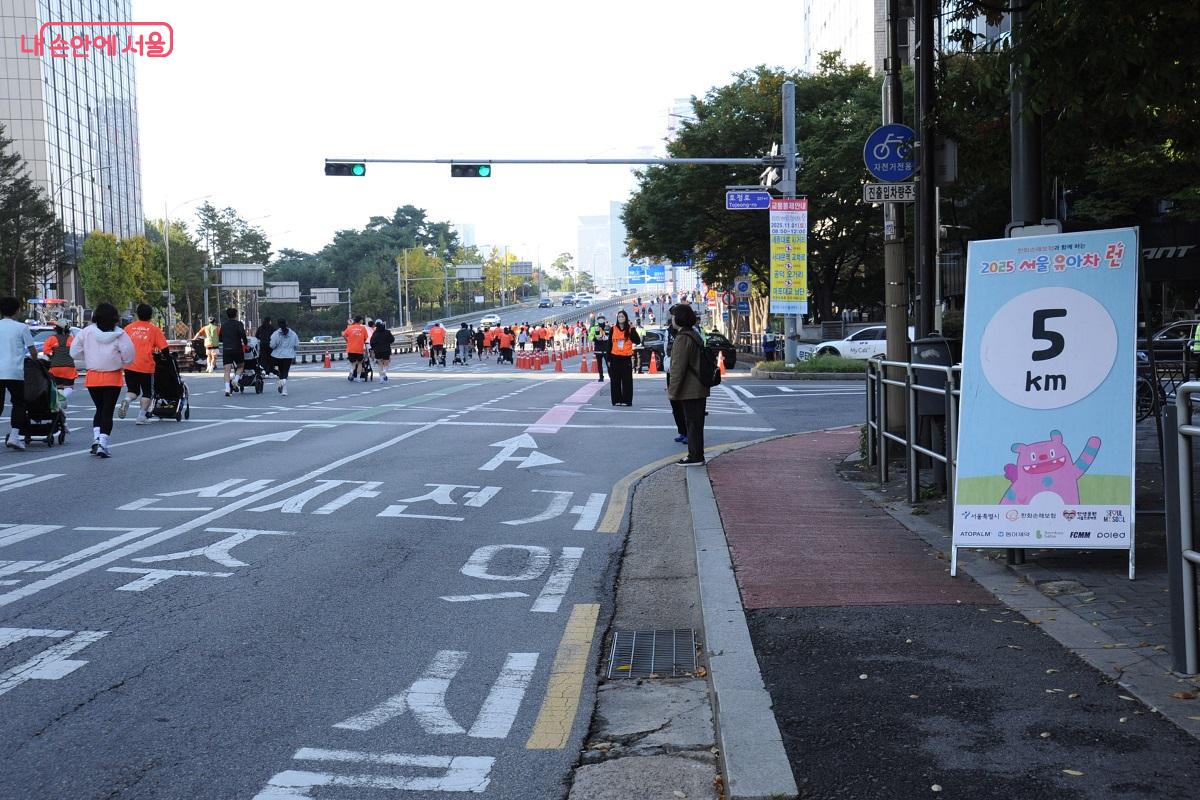 마포대교로 접어드는 참가자들 ©조수봉