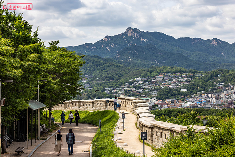 1396년부터 본격적인 도성 축성 작업이 진행되었다.