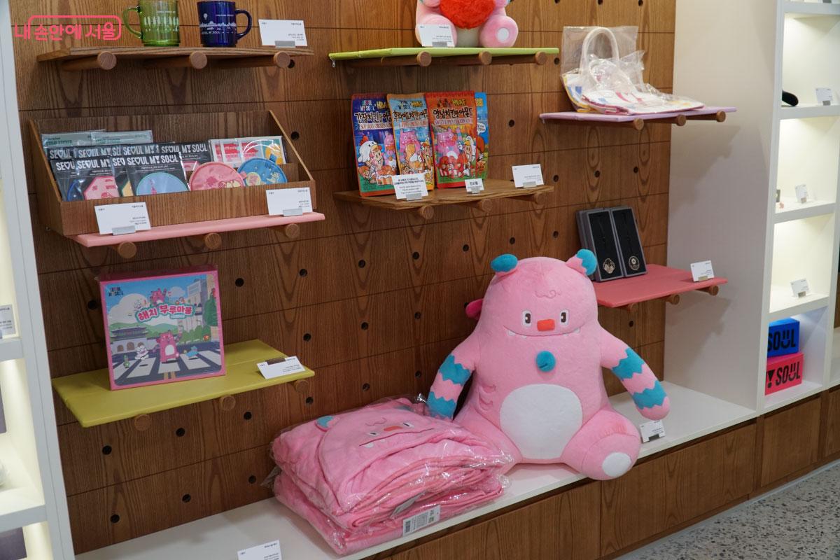 서울시의 굿즈도 판매 중이다. ©홍혜수  