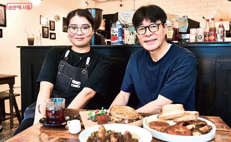 영국의 식문화를 주제로 깊이 있는 대화를 나눈 이다예 대표와 박찬일 셰프.