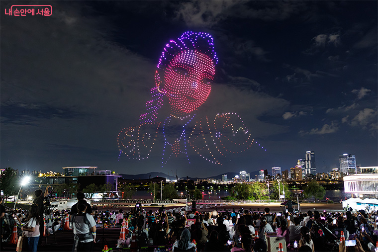 '2025 한강 드론 라이트 쇼' 케데헌 공연 현장